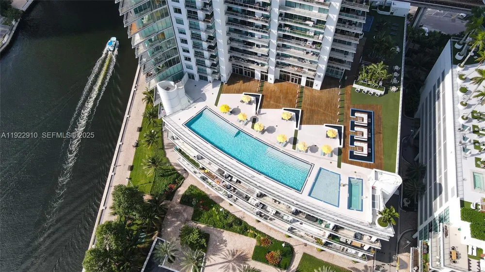350 S Miami Ave, Miami, FL 33130
