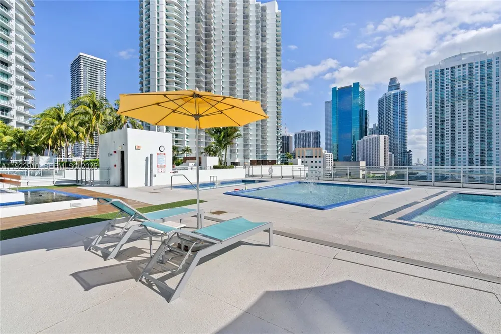 350 S Miami Ave, Miami, FL 33130
