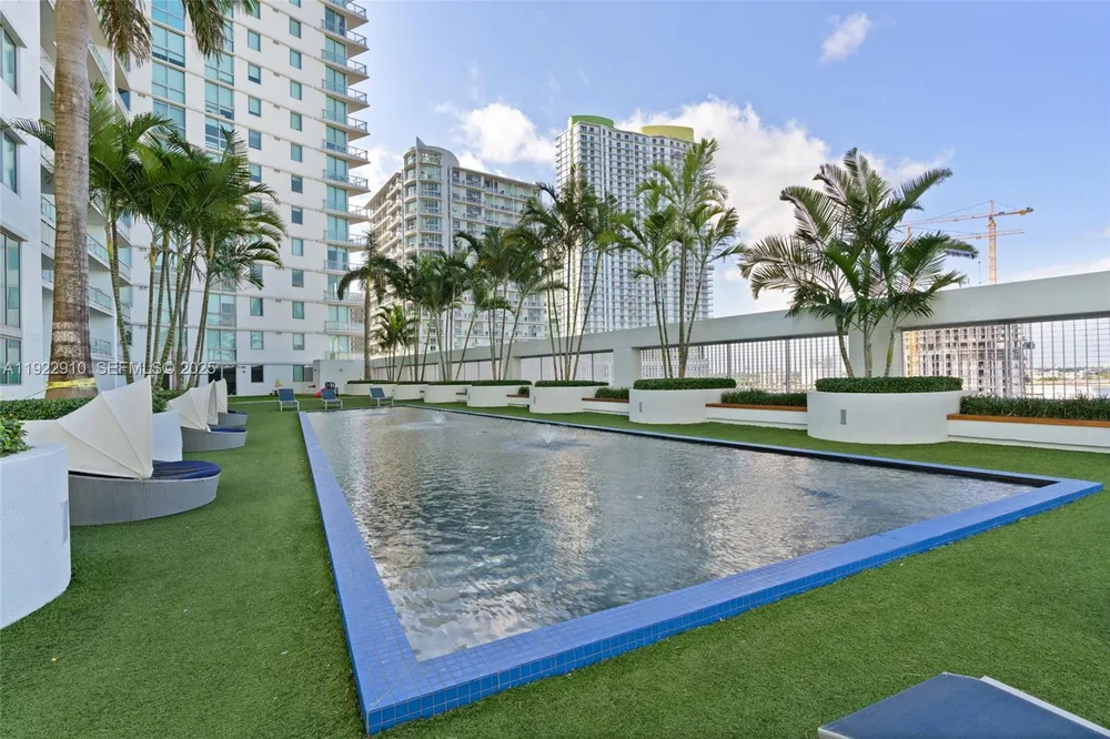 350 S Miami Ave, Miami, FL 33130