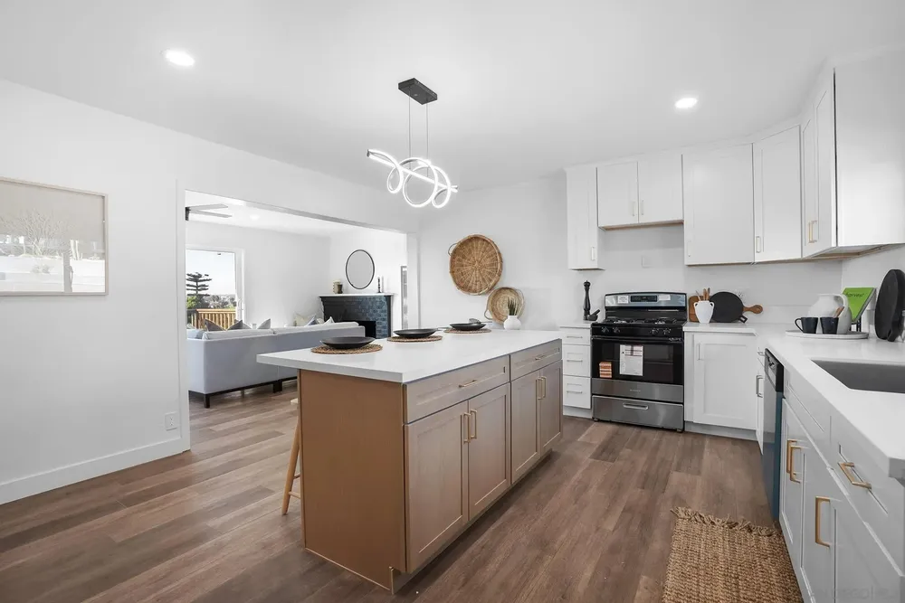 5528 San Onofre Terrace, San Diego, CA 92114