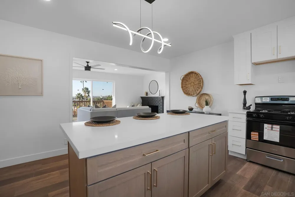 5528 San Onofre Terrace, San Diego, CA 92114