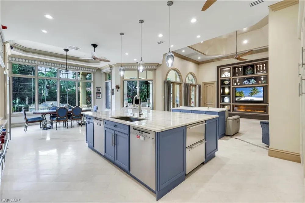 683 Hickory Rd, Naples, FL 34108