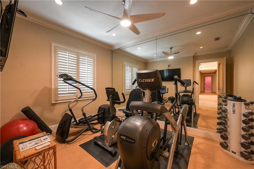 683 Hickory Rd, Naples, FL 34108