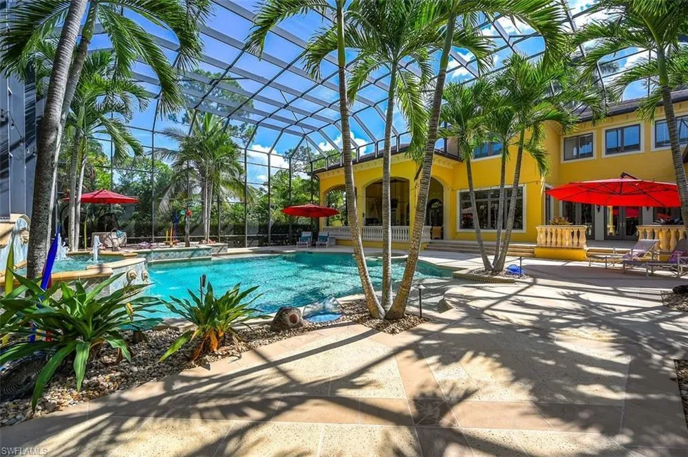 683 Hickory Rd, Naples, FL 34108