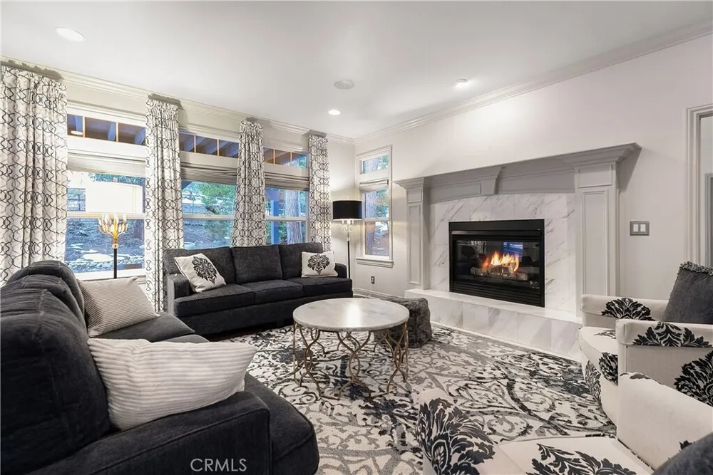 26125 Augusta Dr, Lake Arrowhead, CA 92352