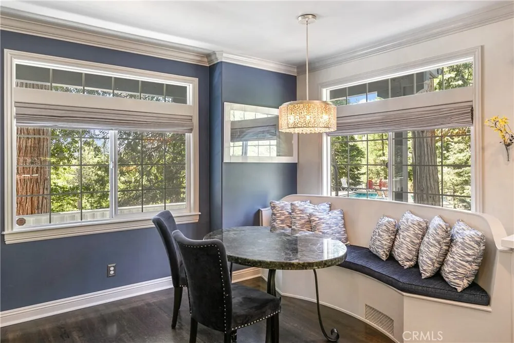 26125 Augusta Dr, Lake Arrowhead, CA 92352