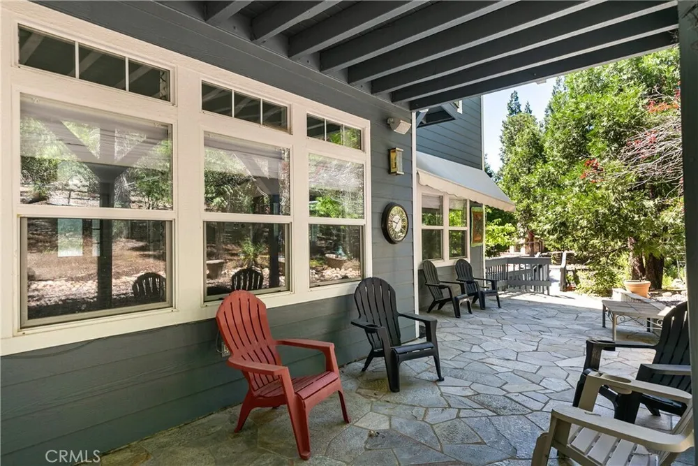 26125 Augusta Dr, Lake Arrowhead, CA 92352