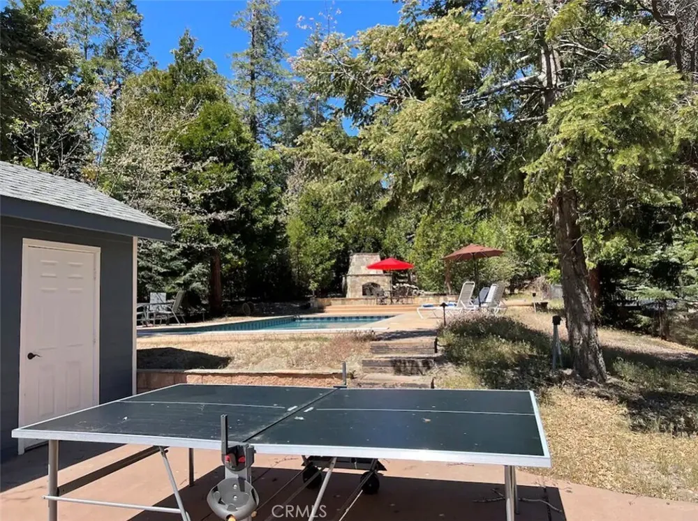 26125 Augusta Dr, Lake Arrowhead, CA 92352