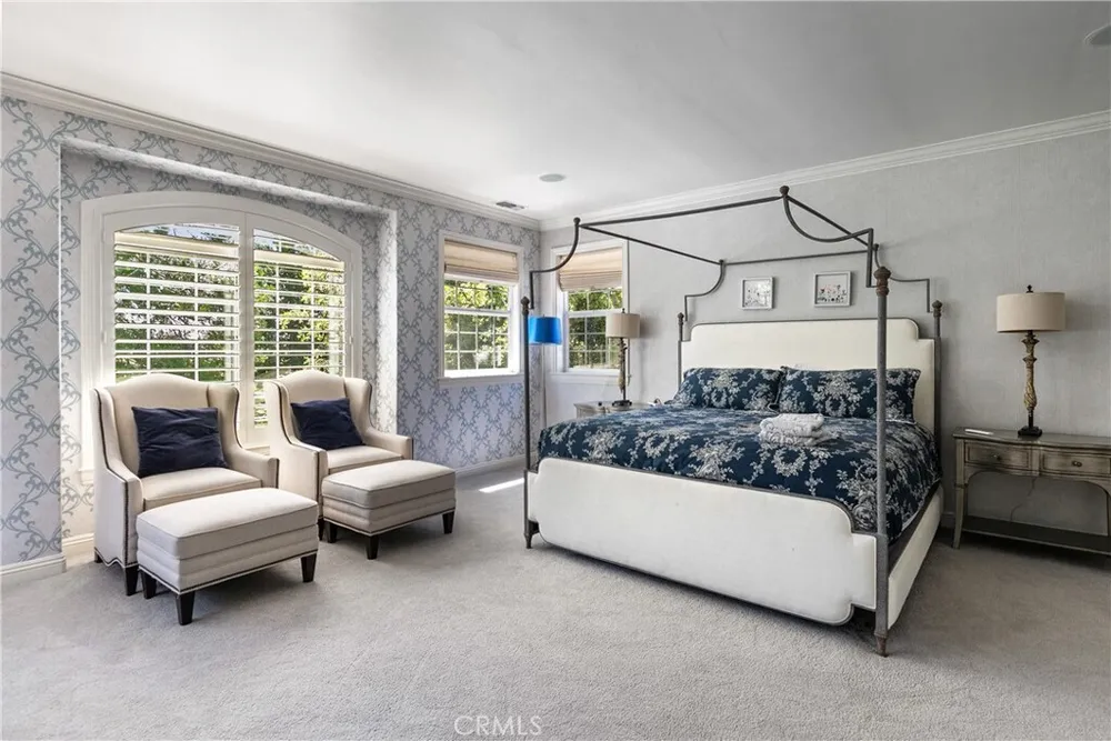 26125 Augusta Dr, Lake Arrowhead, CA 92352