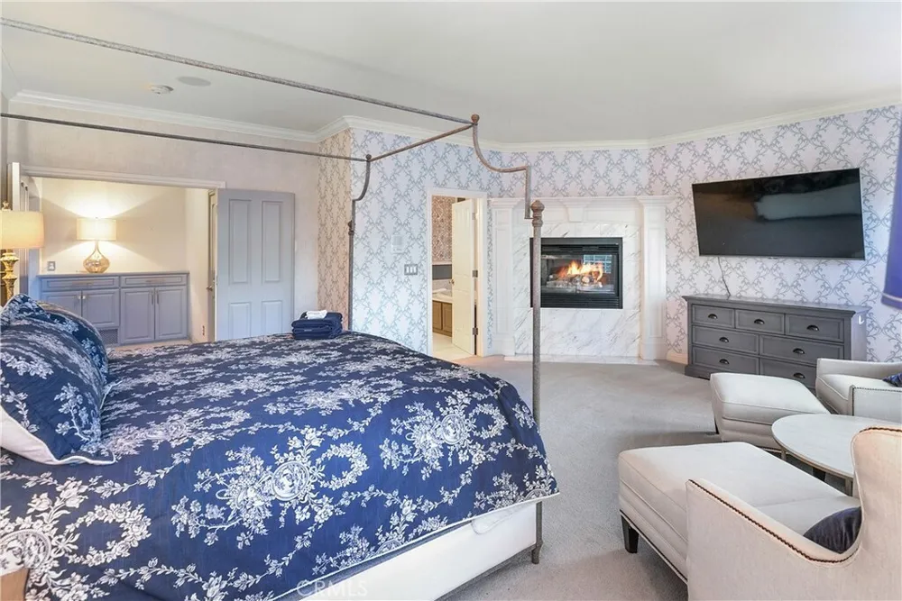 26125 Augusta Dr, Lake Arrowhead, CA 92352