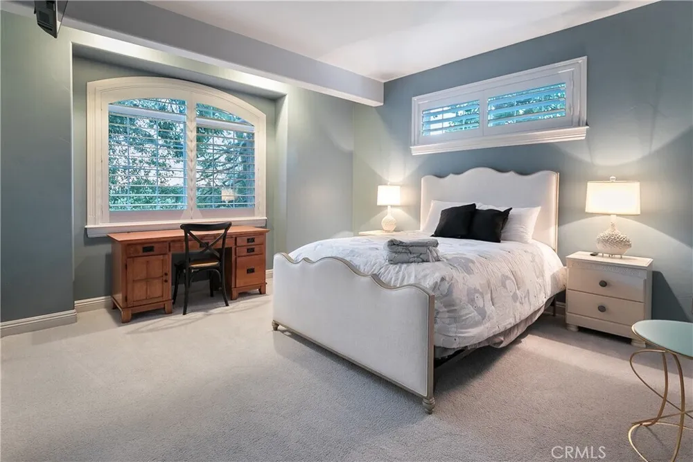 26125 Augusta Dr, Lake Arrowhead, CA 92352