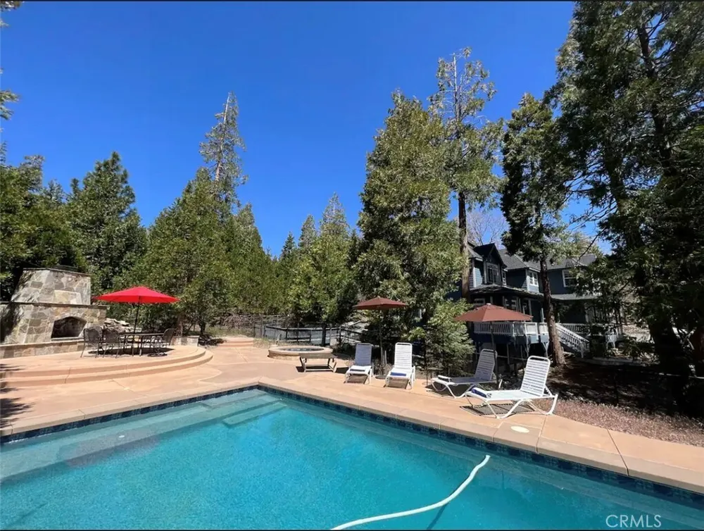 26125 Augusta Dr, Lake Arrowhead, CA 92352