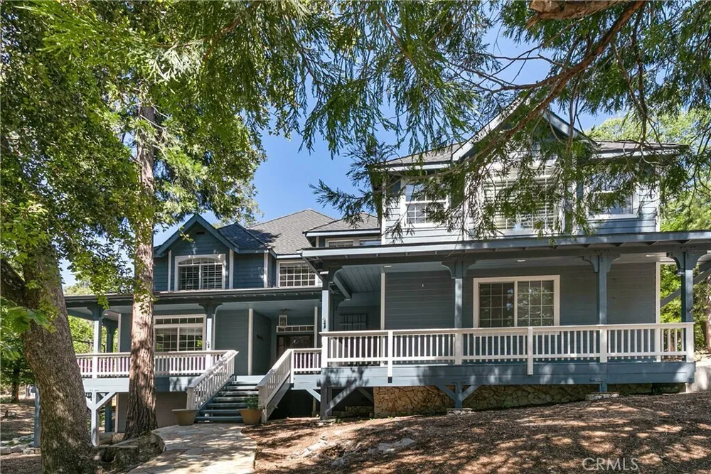 26125 Augusta Dr, Lake Arrowhead, CA 92352
