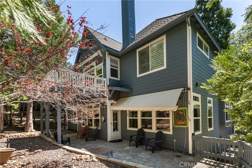 26125 Augusta Dr, Lake Arrowhead, CA 92352