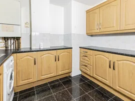 Copperdale Close, Earley, Reading thumb 2