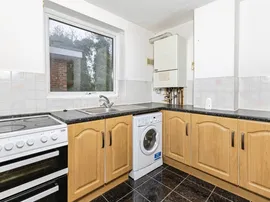 Copperdale Close, Earley, Reading thumb 3