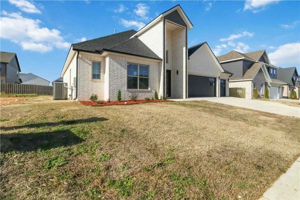 500 Apollo Dr, Centerton, AR 72719