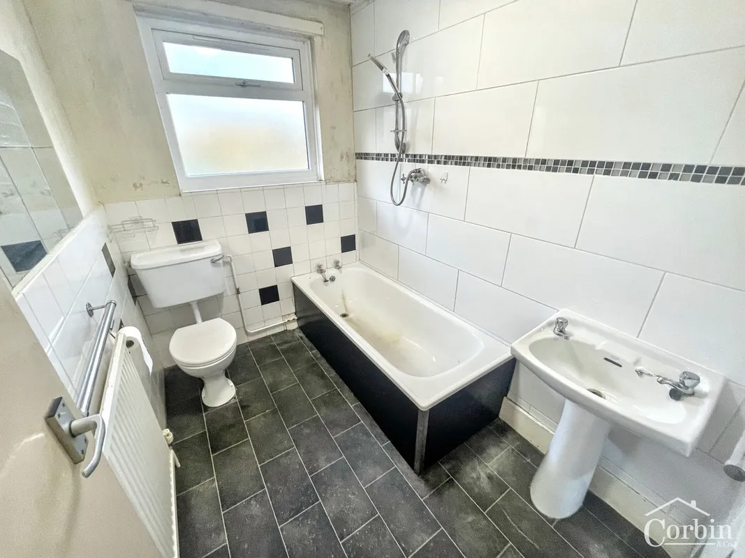 Hyde Road, Bournemouth, BH10 5