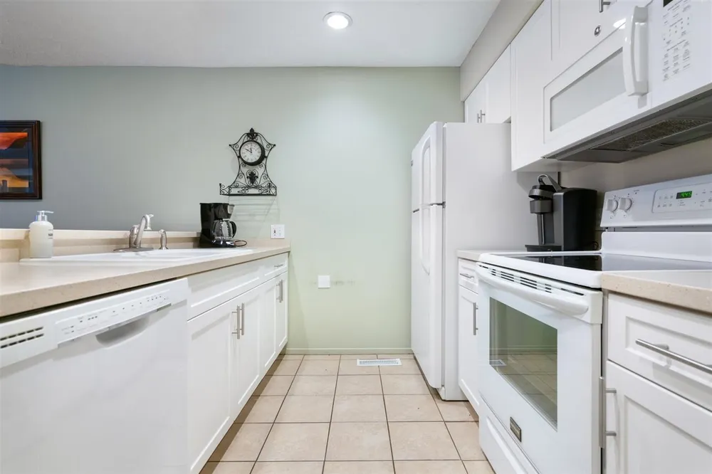4749 S Pleasantview Rd, Harbor Springs, MI 49740