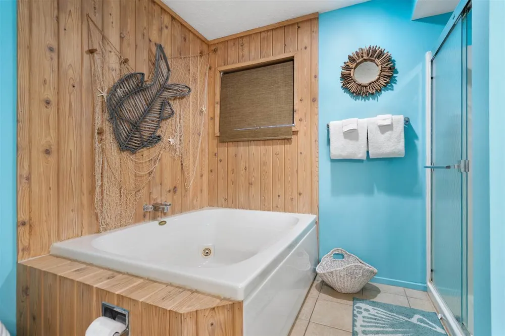 4749 S Pleasantview Rd, Harbor Springs, MI 49740