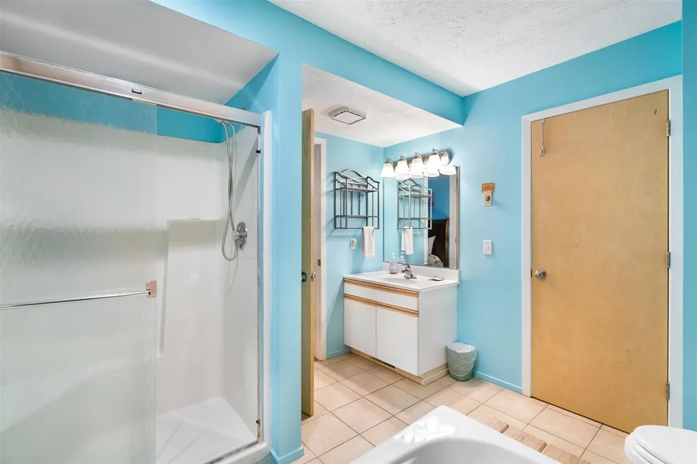 4749 S Pleasantview Rd, Harbor Springs, MI 49740