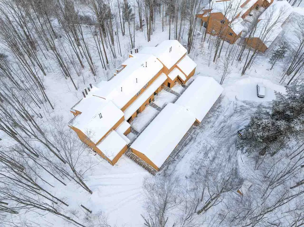 4749 S Pleasantview Rd, Harbor Springs, MI 49740
