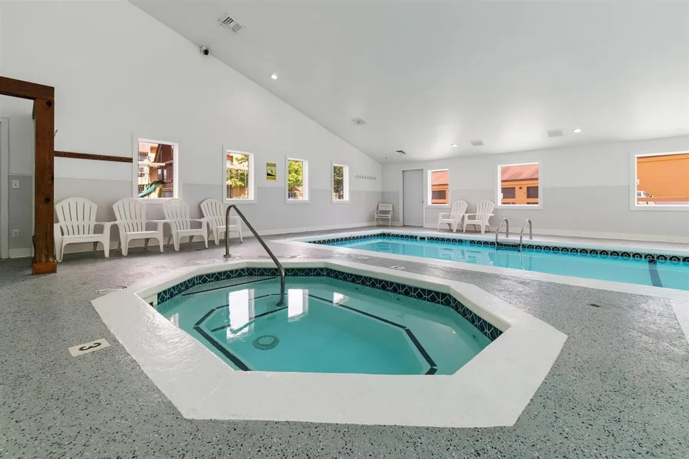 4749 S Pleasantview Rd, Harbor Springs, MI 49740