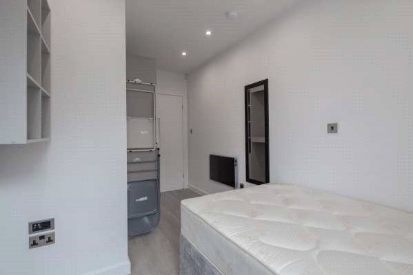 3 Damside Road, Huddersfield, HD4 Image 7