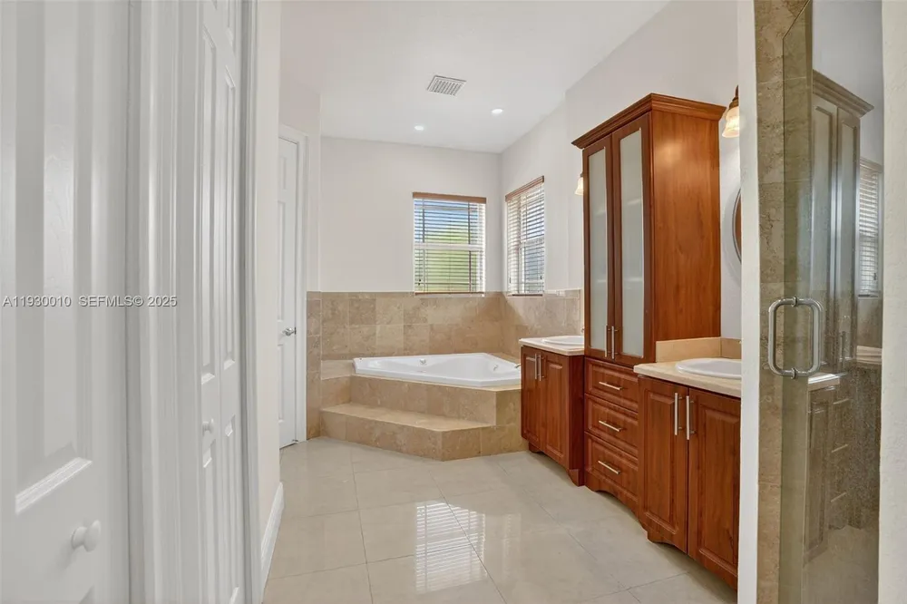2913 SW 13th St, Miami, FL 33145