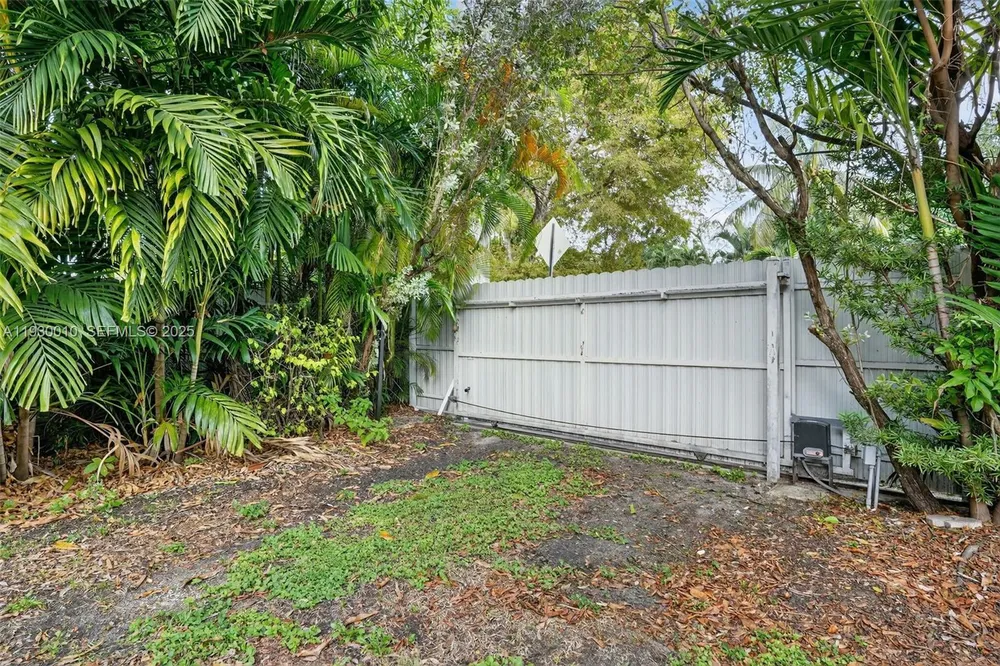 2913 SW 13th St, Miami, FL 33145