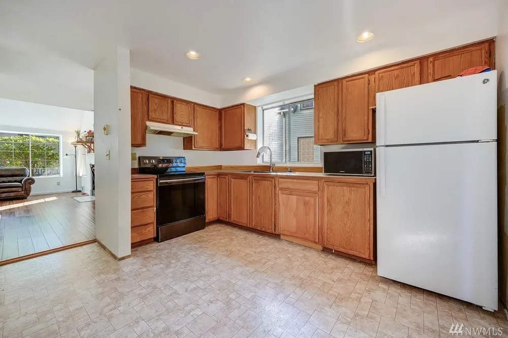 246 S 328th Ln, Federal Way, WA 98003