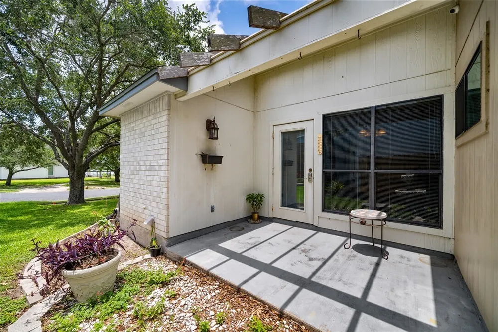 4442 Lake Superior Dr, Corpus Christi, TX 78413