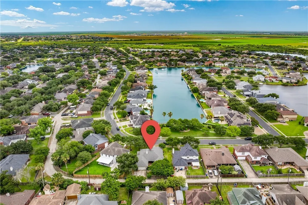 4442 Lake Superior Dr, Corpus Christi, TX 78413
