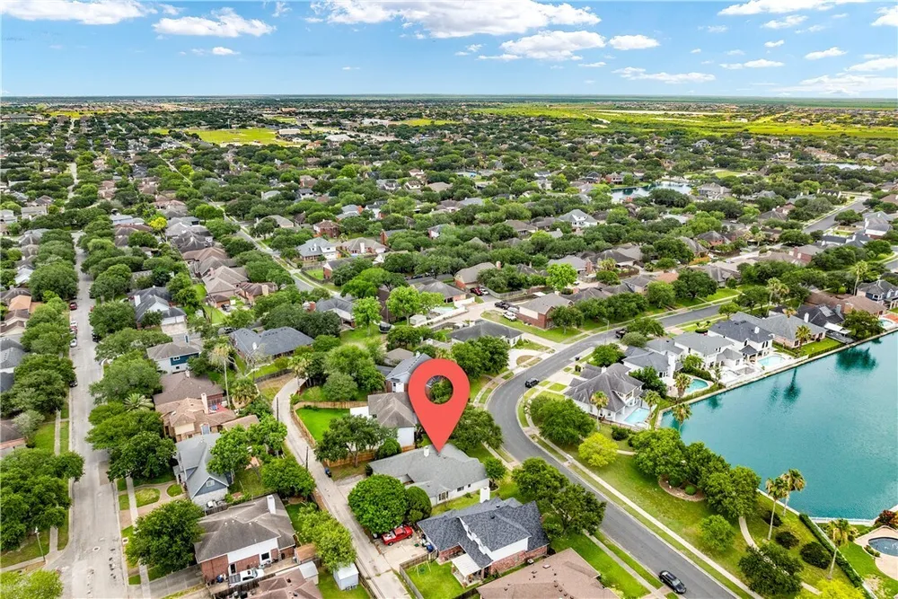 4442 Lake Superior Dr, Corpus Christi, TX 78413