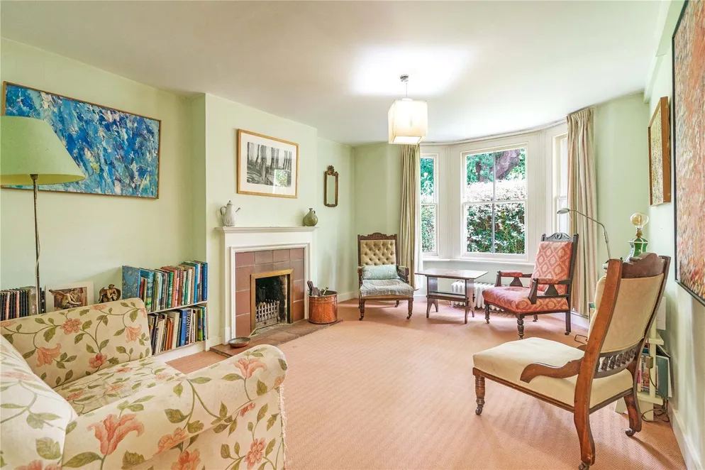 Property carousel item 4
