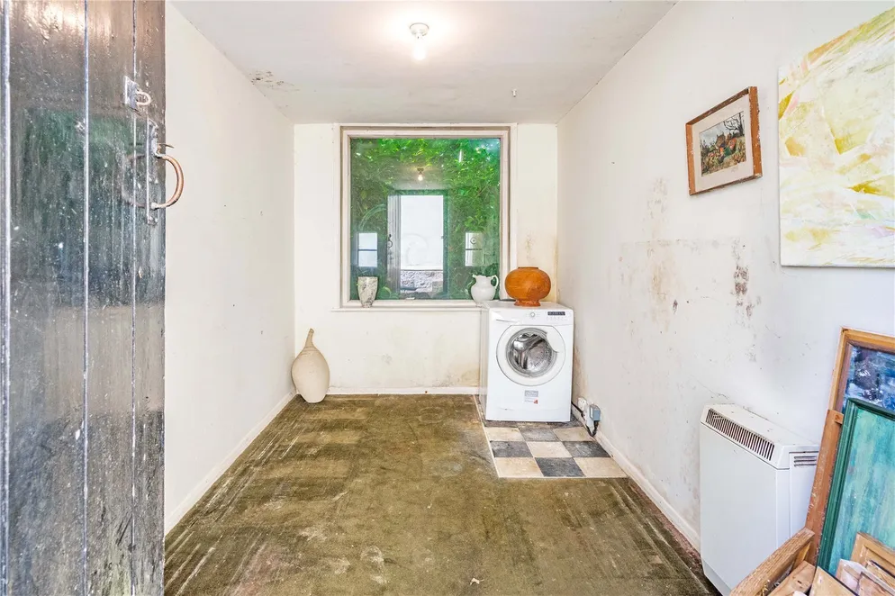 Property carousel item 17