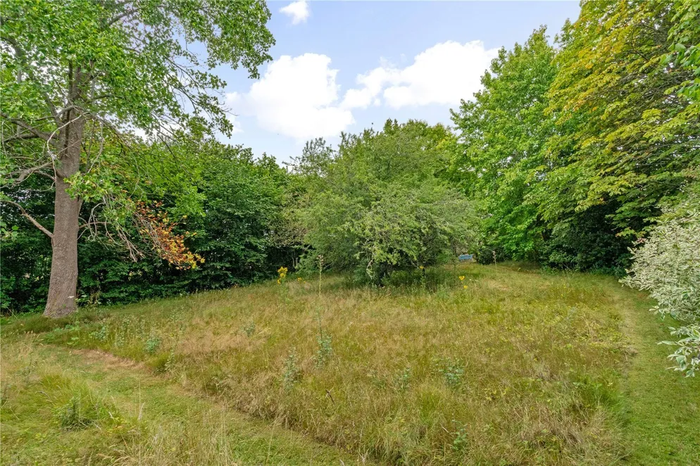 Property carousel item 24