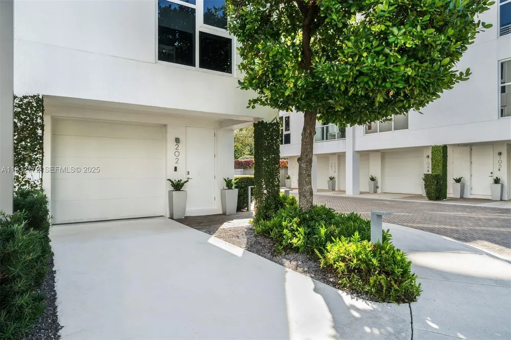 455 NE 39th St, Miami, FL 33137