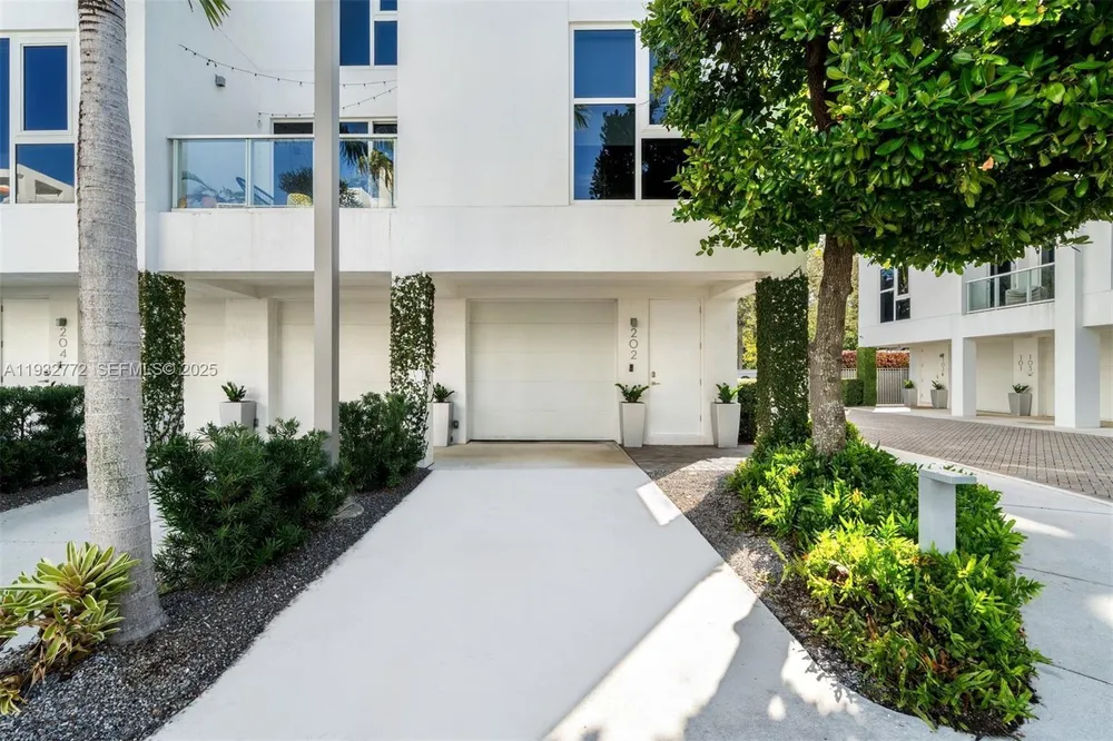455 NE 39th St, Miami, FL 33137