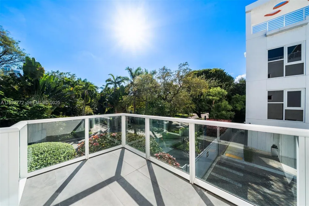 455 NE 39th St, Miami, FL 33137