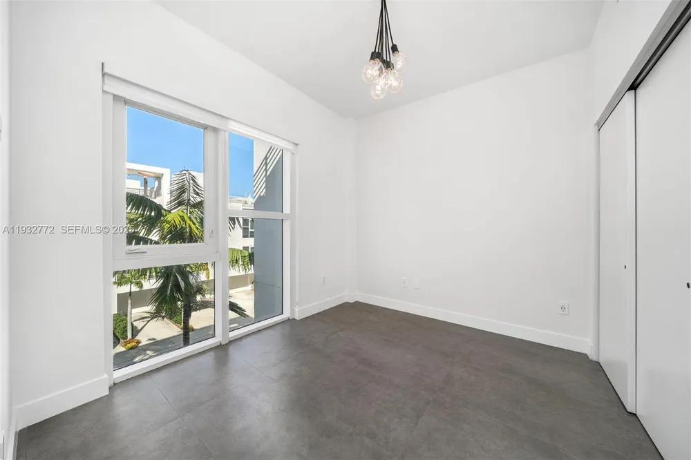 455 NE 39th St, Miami, FL 33137
