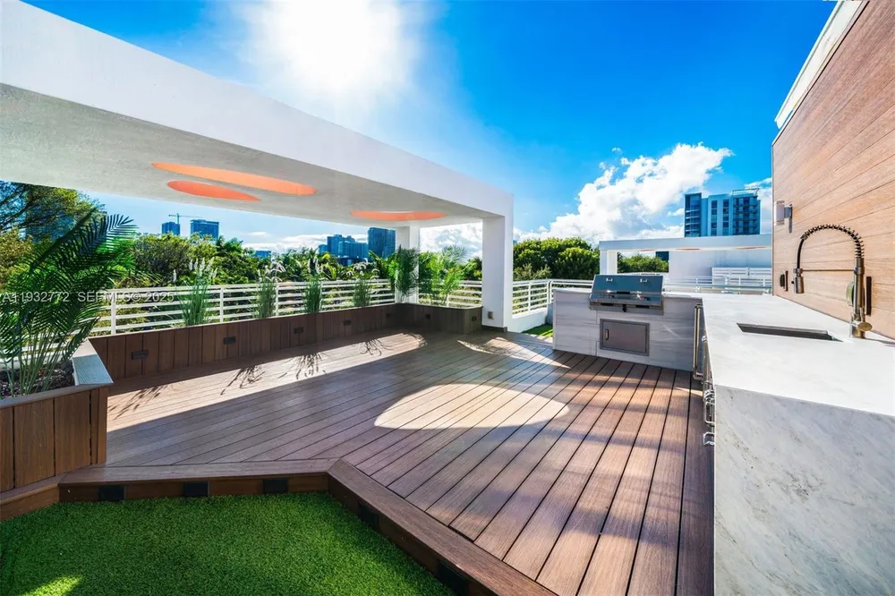 455 NE 39th St, Miami, FL 33137