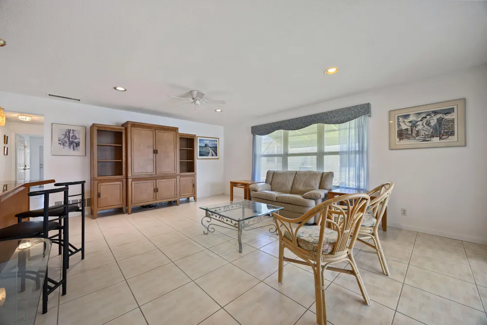 275 High Point Ct, Boynton Beach, FL 33435-6644