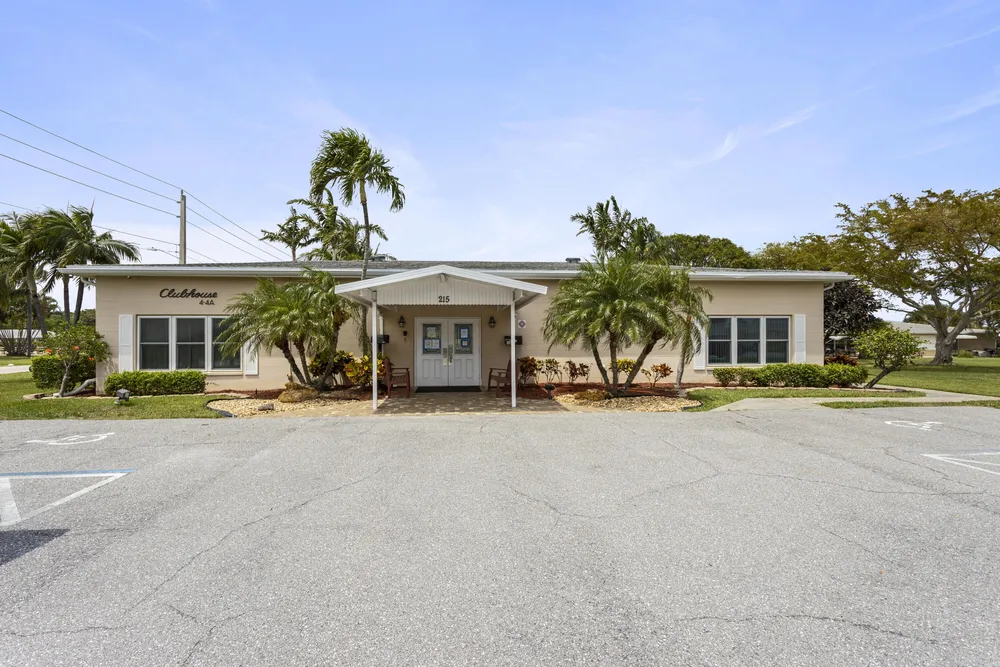 275 High Point Ct, Boynton Beach, FL 33435-6644