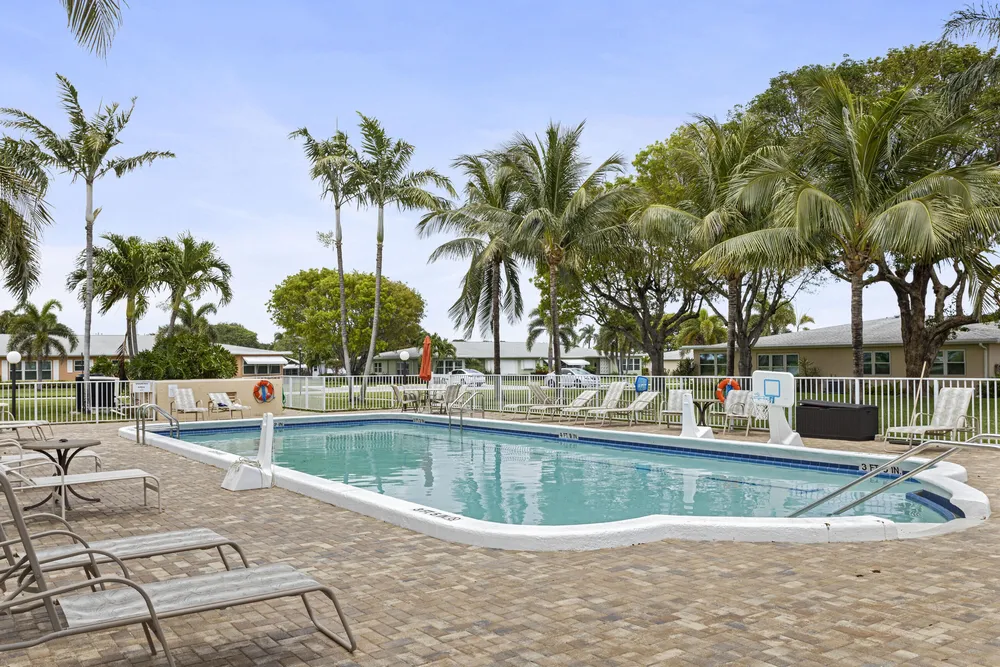 275 High Point Ct, Boynton Beach, FL 33435-6644