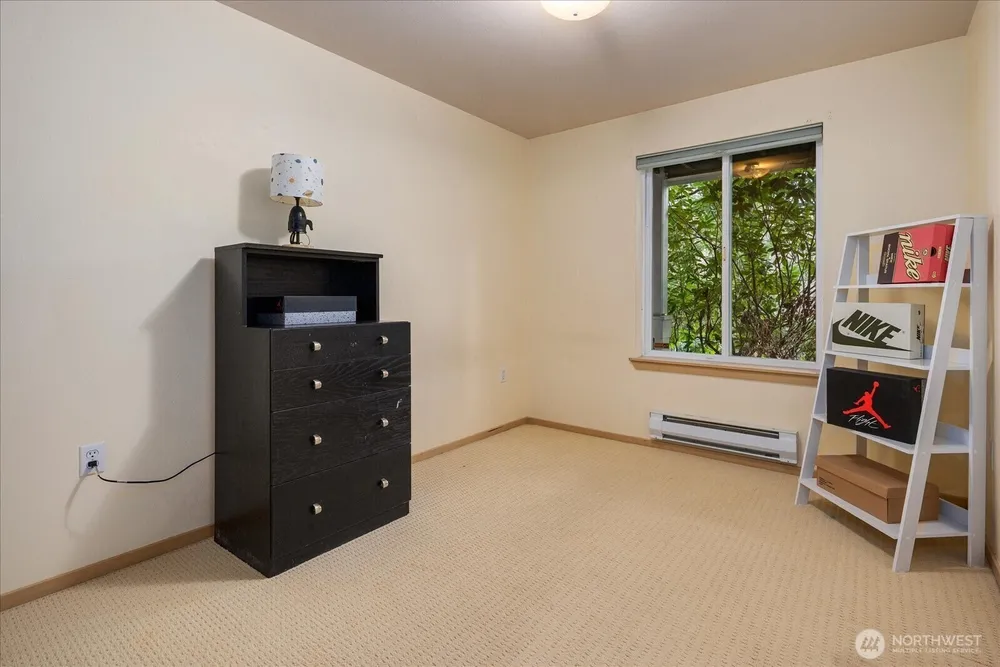 5589 Lakemont Blvd SE, Bellevue, WA 98006-5376