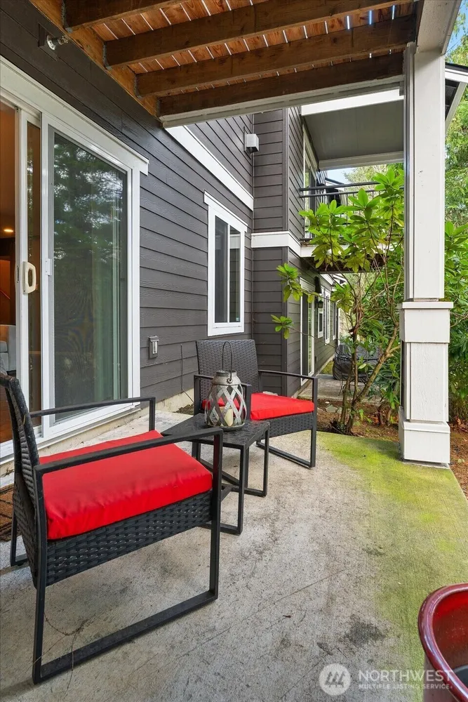 5589 Lakemont Blvd SE, Bellevue, WA 98006-5376