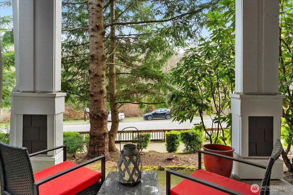 5589 Lakemont Blvd SE, Bellevue, WA 98006-5376