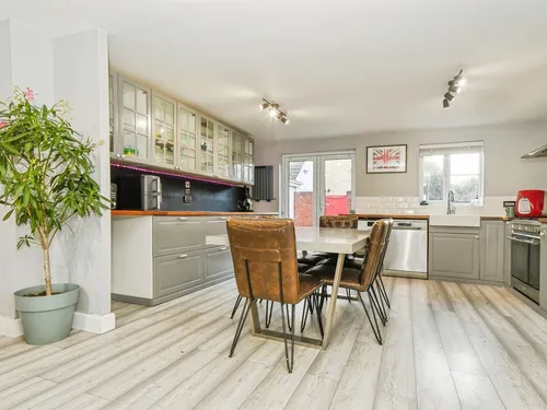 Grayling Close, Calnephoto