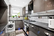 Osier Crescent, London